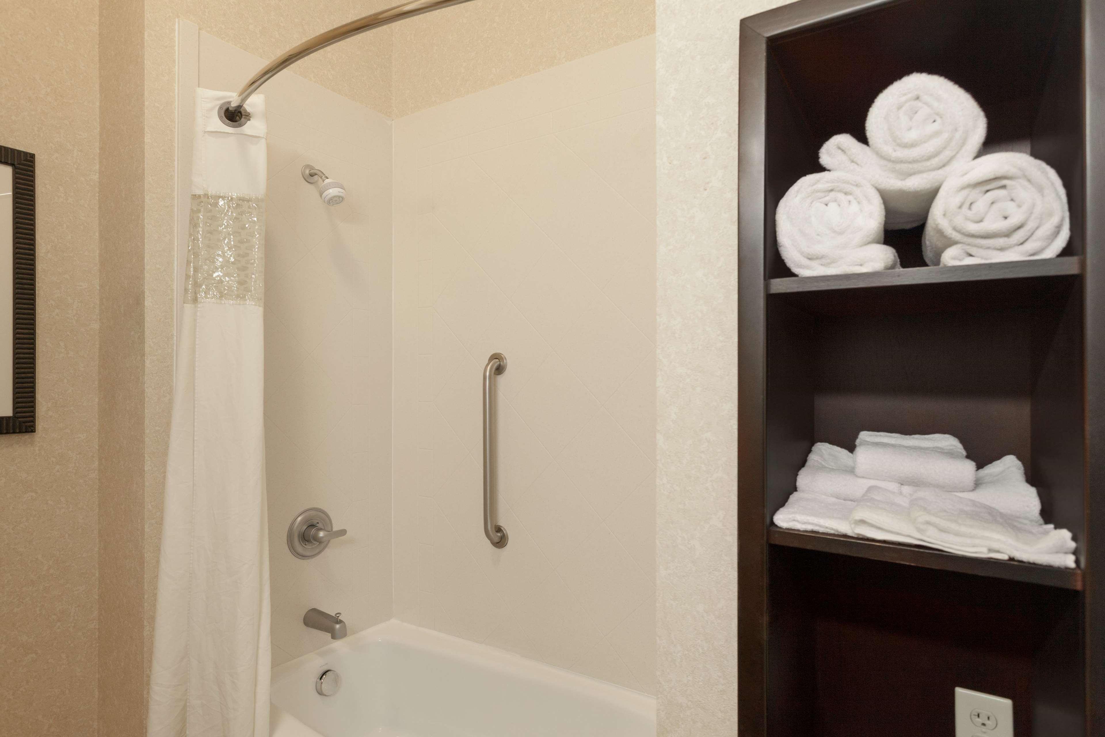 Hampton Inn Detroit Roseville Clinton Township Exterior photo