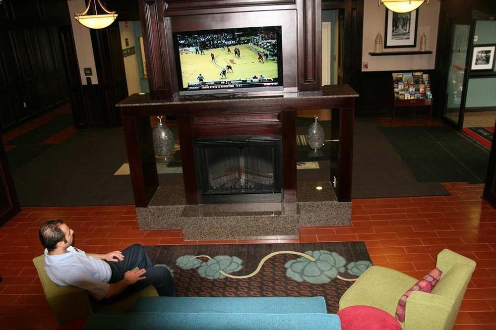 Hampton Inn Detroit Roseville Clinton Township Interior photo