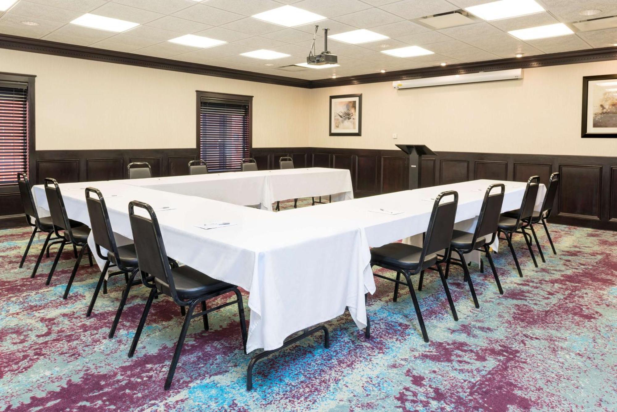 Hampton Inn Detroit Roseville Clinton Township Exterior photo